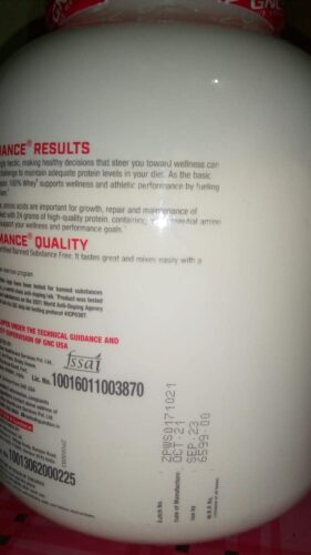 GNC Pro Performance 100% Whey Protein photo review